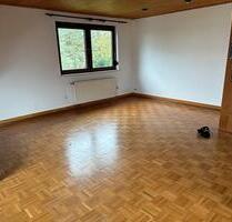 2 Zimmer DG Wohnung - 990,00 EUR Kaltmiete, in Bad Vilbel (PLZ: 61118)