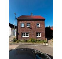 Einfamilienhaus in Niederzier mit Reserven