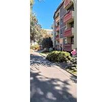 Geräumige, lichtdurchflutete 4 Raum Wohnung mit Balkon und Küche - Sömmerda