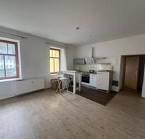 Gemütliche 2-Raumwohnung mit Einbauküche! - Lößnitz