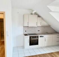 Seniorenwohnanlage: renovierte 2-Zimmer-Wohnung mit neuer EBK & Balkon - Zeven
