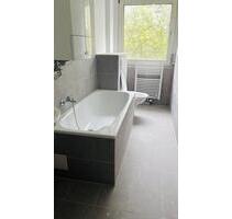 Helle 4-Zimmer-Wohnung mit Balkon in bester Lage – WG-Geeignet - Mannheim Almenhof