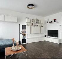 Stilvolle, neuwertige 4-Zimmer-Wohnung mit Terrasse und Garten - Renningen