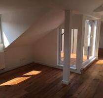 Top | 3-Zimmer-DG-Wohnung mit Loggia und KFZ-Stellplatz | Nbg-Schweinau - Nürnberg Sankt Leonhard