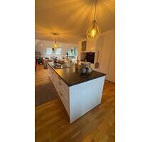 4-Zi.-Maisonette-Wohnung + exklusiver Küche, auf zwei Etagen und tollem Blick ins Grüne - Carlsberg