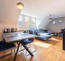 Helle Dachgeschosswohnung in gepflegtem 3-Parteienhaus - Essen Stadtbezirk II