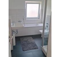 Helle, moderne, möblierte 3Zi-DG- Wohnung - Duisburg Rheinhausen