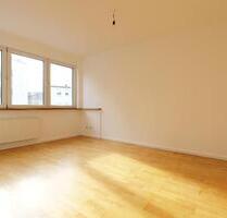 *Trier* helle 4 ZKB Wohnung mit exklusiver Terrasse und Garten!