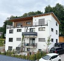 Helle 2-Zimmer-Wohnung, 1. OG, Südseite, KfW40, mit Einbauküche - Bayerbach Bei Ergoldsbach