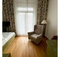 ZimmerBadBalkon möbliert mit Gemeinschaftsküche - Bad Reichenhall