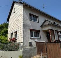 Fachwerk mit großzügigem Grundstück (kein Denkmalschutz) - Taunusstein