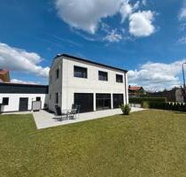 Exklusives Neubau-Einfamilienhaus in moderner Architektur - Kröning