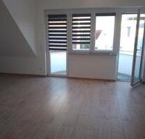 Moderne 3-Zi.-Wohnung mit EBK, Fußbodenheizung, S-Bahnnähe - Grafenau