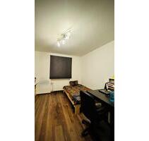 Komplett möbliertes Zimmer in einer 3er-WG (kurzfristig) - München Feldmoching-Hasenbergl