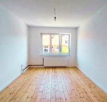 Bezugsfrei & zentral – 2-Zimmer-Dielenboden mit Balkon - Hamburg Borgfelde