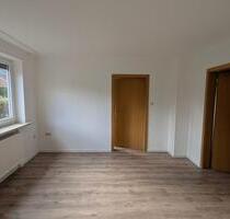 Stuhr-Varrel, 3-Zi.-EG-Wohnung, Modernisiert, Garten, Stellpl.