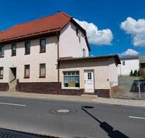 Großes Einfamilienhaus mit Doppelgarage - Frankenblick