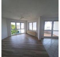 Attraktive 1Raum WE (48m2) mit Balkon , Aufzug und Stellplatz - Werdau
