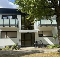 Sonnige 2,5-Zimmer-Wohnung mit Home-Office & 1000 m2 Garten ! - München Bogenhausen