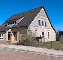 Ein Zweifamilienhaus - 159.000,00 EUR Kaufpreis, ca.  186,00 m² in Hechthausen (PLZ: 21755)