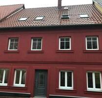 +++ zentral gelegene Erdgeschosswohnung mit Kamin und großer Terasse ab 01.12.25 in Altentreptow zu vermieten +++