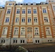 3-Zimmer Wohnung mit kl. Balkon, Wannenbad und Einbauküche zu mieten! - Schwerin