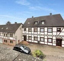 zentral gelegene DHH 6 Zimmer mit Garten und Garage - Kall