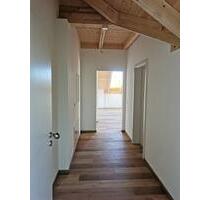 Schöne 2-Zimmer-DG Wohnung mit Balkon in Adlkofen