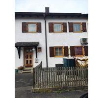 Gepflegtes Reihenmittelhaus mit 4 Zimmern in Tüßling