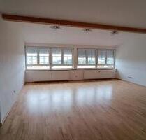 Helle 3-Zimmer DG-Wohnung - 1.000,00 EUR Kaltmiete, in Passau (PLZ: 94036) Auerbach