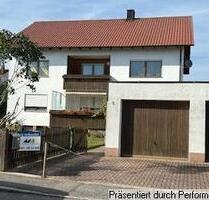 Sehr schöne helle lichtdurchflutete Obergeschoßwohnung mit überdachten Balkon und Gartennutzung - Gaimersheim