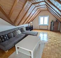 Schöne und sanierte 3-Raum DG-Wohnung in ruhiger Lage - Lohr am Main