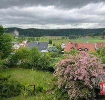 Stielvoll wohnen mit Aussicht - 3 Zimmer Wohnung in toller Lage in Wellheim zu vermieten.