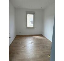 5 Zimmer Wohnung - 1.850,00 EUR Kaltmiete, ca.  140,00 m² in Pfungstadt (PLZ: 64319)
