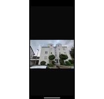 Frisch modernisierte 2 -Zimmer-Wohnung mit Balkon & TG-Stellplatz - Göppingen