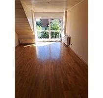 Schöne 3-Zimmer-Dachgeschosswohnung in einem 3 Famillienhaus, - M - Mühlheim am Main