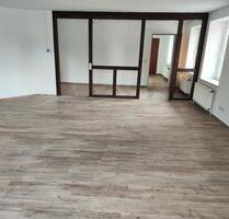 Ruhige großzügige 2 Zimmer Wohnung zentral in Lauenburg mit Balkon - Lauenburg/Elbe