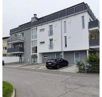 Neuwertige 2-Zimmer-EG-Wohnung mit 2 Terrassen und Einbauküche - Straubing