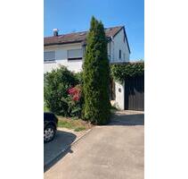 DHH, mit Garten - 1.400,00 EUR Kaltmiete, ca.  120,00 m² in Kirchheim unter Teck (PLZ: 73230)