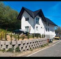 Zweifamilienhaus Saniert in Forst Teilvermietet - Wissen