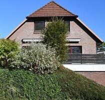 Charmante Doppelhaushälfte - schönes Wohnen mit guter Anbindung - Hoisdorf