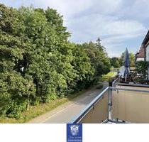 Charmante Singlewohnung mit viel Platz ... Balkon ... Abstellraum ... Stellplatz! - Bischofswerda