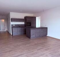 Moderne 2,5-Zi. Wohnung mit Balkon, EBK u. Tiefgarage - Neukirchen vorm Wald