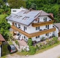 Großzügige 3 Zimmer Dachgeschosswohnung mit BalkonKellerGarage - Altdorf