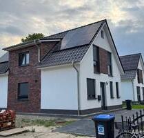 NEUBAU ERSTBEZUG Einfamilienhaus im Herzen von Burgdorf
