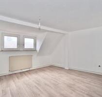 Frisch renovierte 3-Zimmer-Dachgeschosswohnung - Helmstedt
