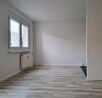 Platz für Ideen – 4 Zimmer mit offener Küche und Balkon ! 