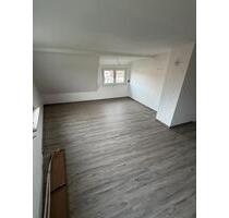 Erstbezug nach Sanierung - 4,5-Zimmer-Wohnung mit Balkon, Gartenanteil, 2 Stellplätzen - Sulzbach am Main