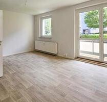 ERSTBEZUG nach SANIERUNG:-) MIT BALKON - Zwickau Neuplanitz