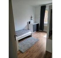 Privates Zimmer mit eigenem Bad, vollmöbliert - bezugsfertig - Berlin Charlottenburg-Wilmersdorf